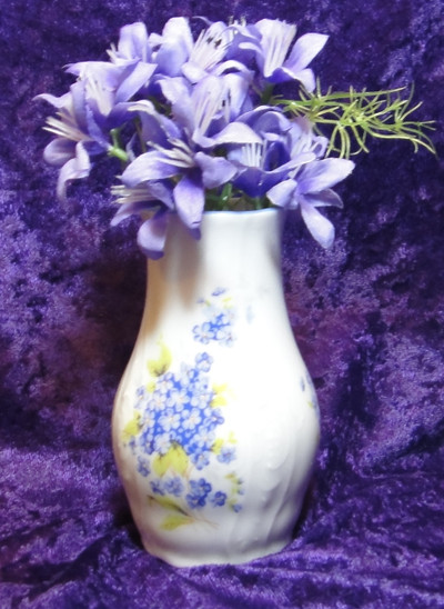 Vase 11,5 cm, Carlsbad porcelain, BERNADOTTE Forget-me-not-flower