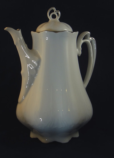 Victoria Pot 40.5oz, Rudolf Kumpf porcelain