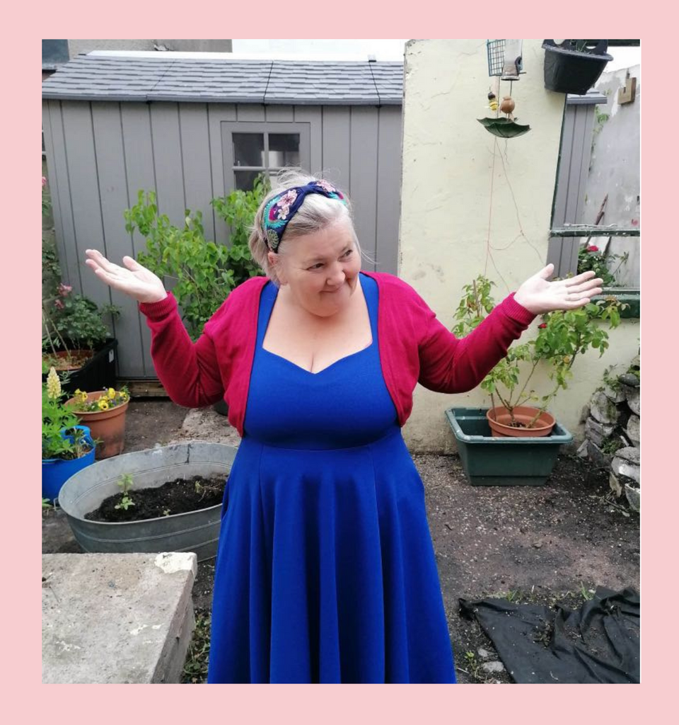 Royal Blue 1950s vintage inspired full circle Vera dress by Cerys' Closet. Made in the UK. Dress can be worn with or without the petticoat. Has a 4 panel full circle skirt with seam pockets, a sweetheart neckline and sleeves.

Ideal as bridesmaids dress, wedding guest dress, everyday dress.