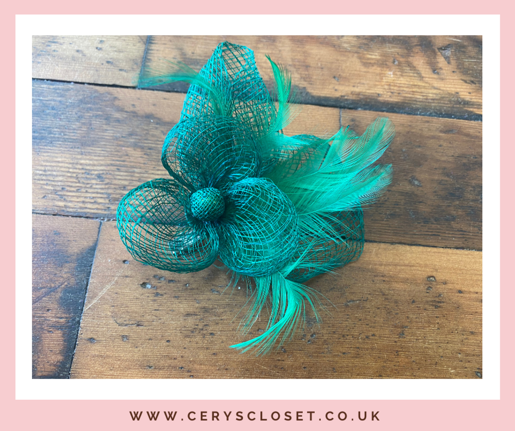 Green Feather and Mesh Flower Fascinator On Crocodile Clip and Brooch Attachment 