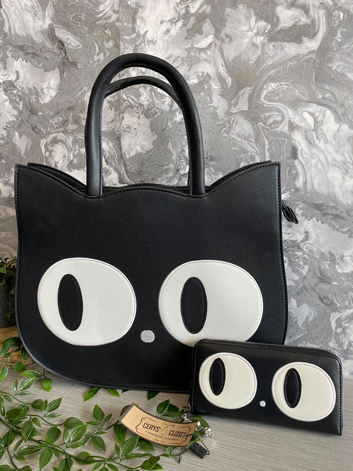 black big handbag