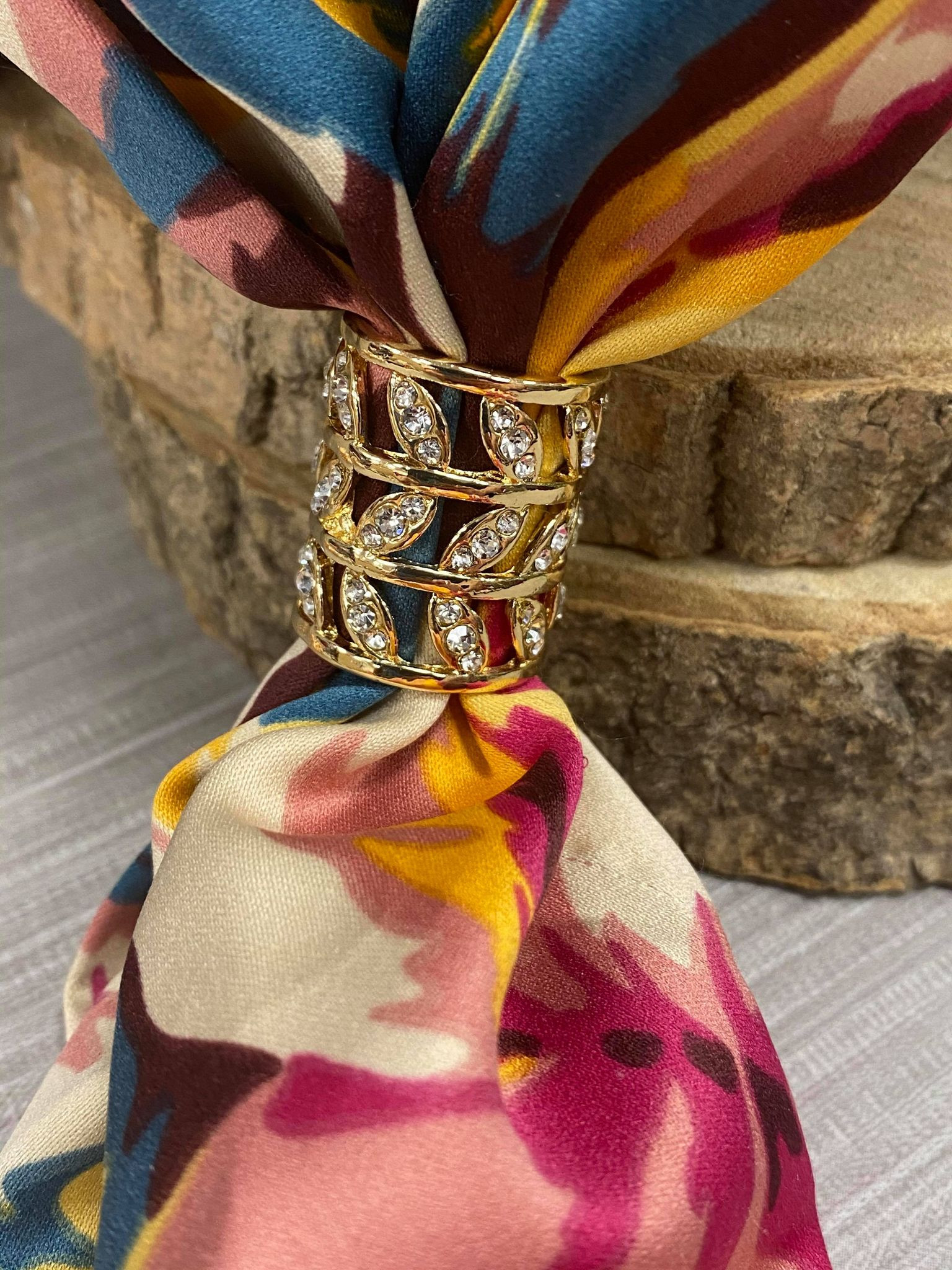 Scarves - How do I use this scarf Ring?