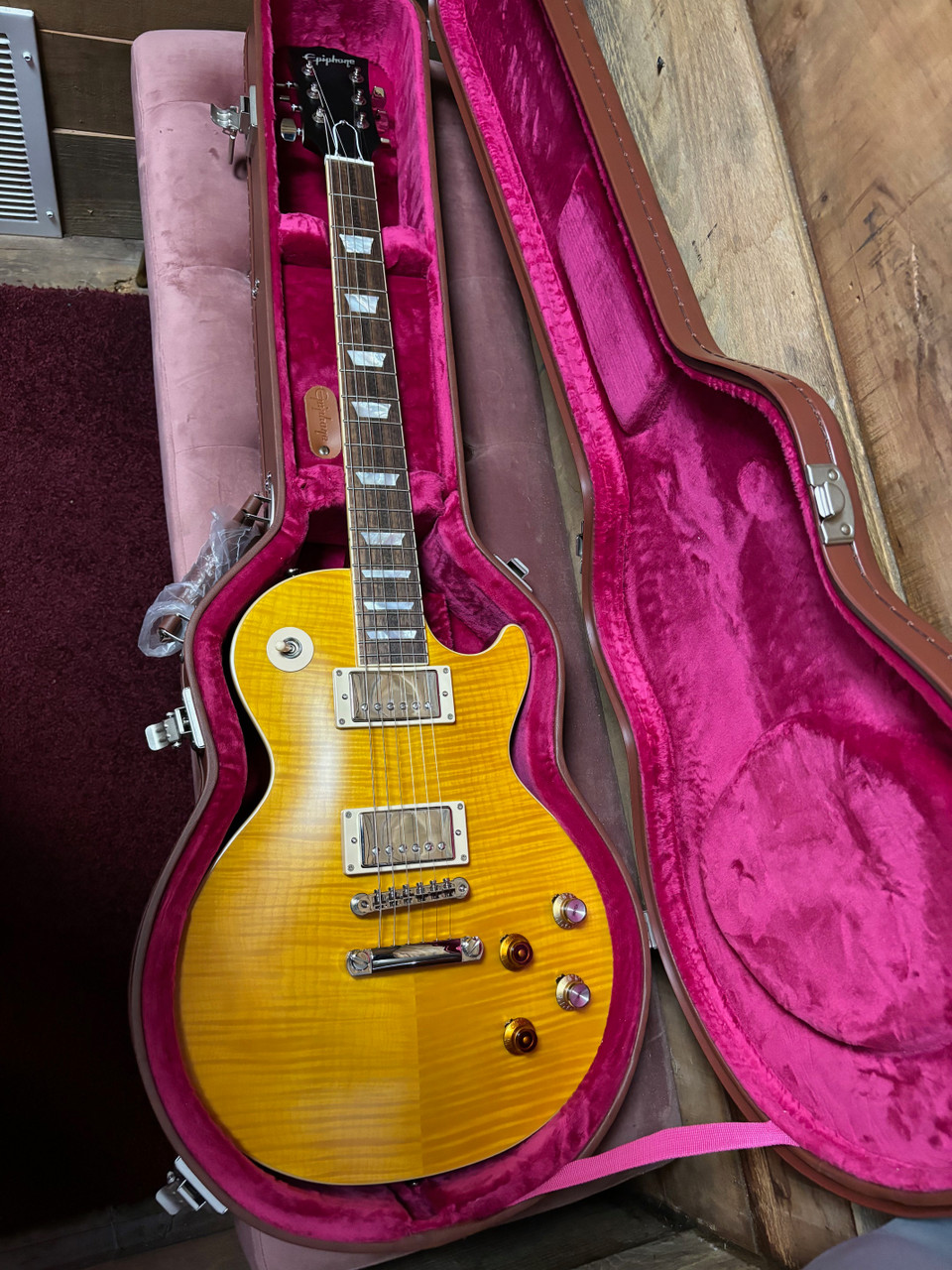 Epiphone Kirk Hammet Greeny 59 Les Paul w/case - Moms Music