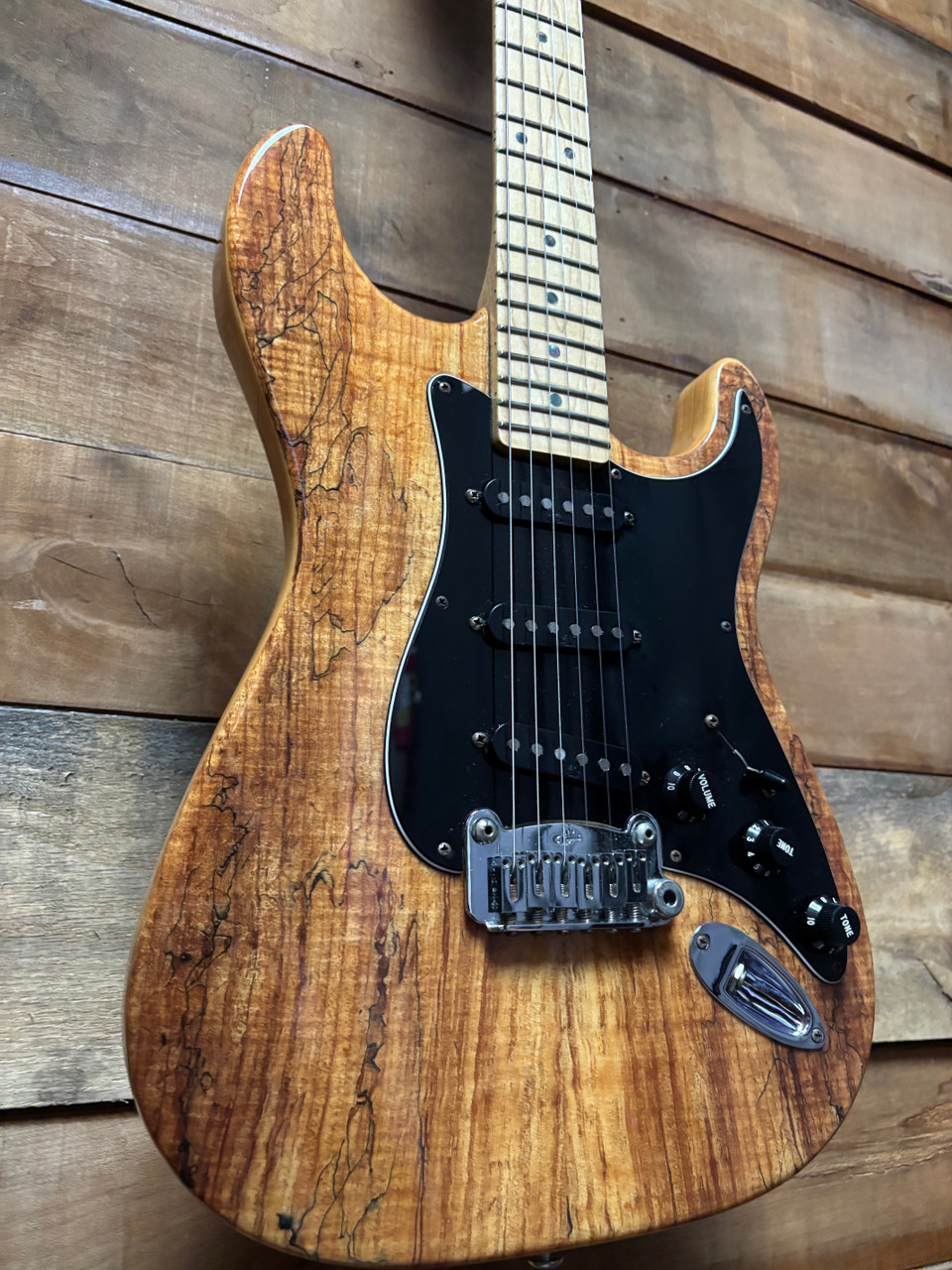 Pre-owned G&L Legacy 1 of 100 Spalted Maple w/case
