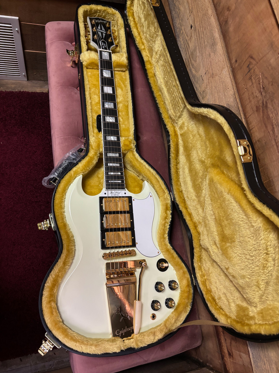 【kojiro】Epiphone les paul custom Epiphone Inspired by 63 Les Paul Custom Maestro Classic