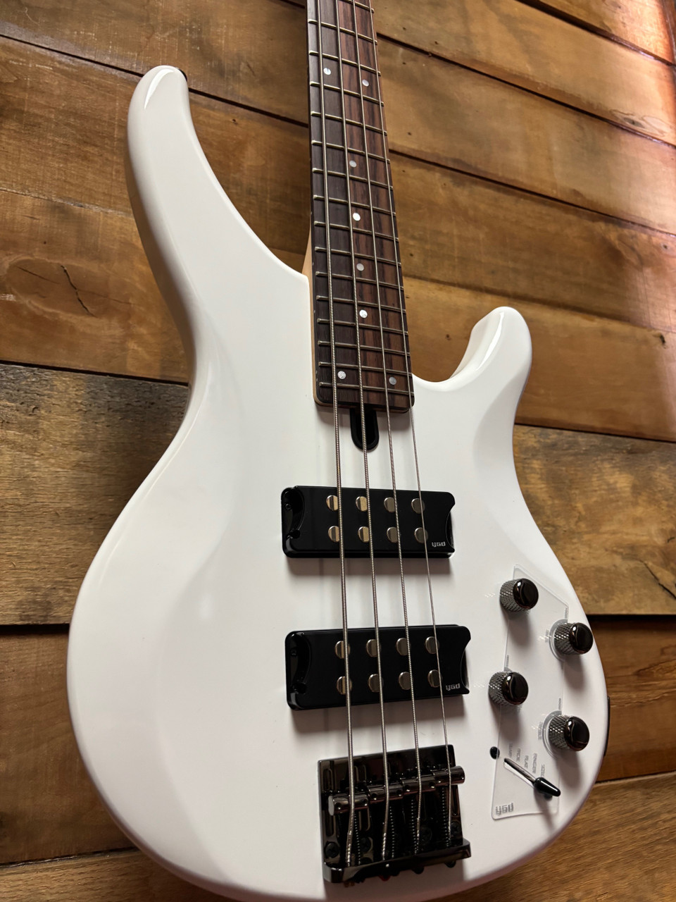 （美品）Yamaha TRBX304 White Yamaha TRBX304 - white Solid body electric bass