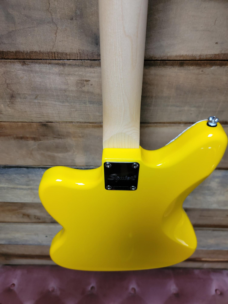 ピカチュウ様専属Squier by Fender Affinity Squier Limited Edition FSR Affinity Jaguar - Graffiti Yellow