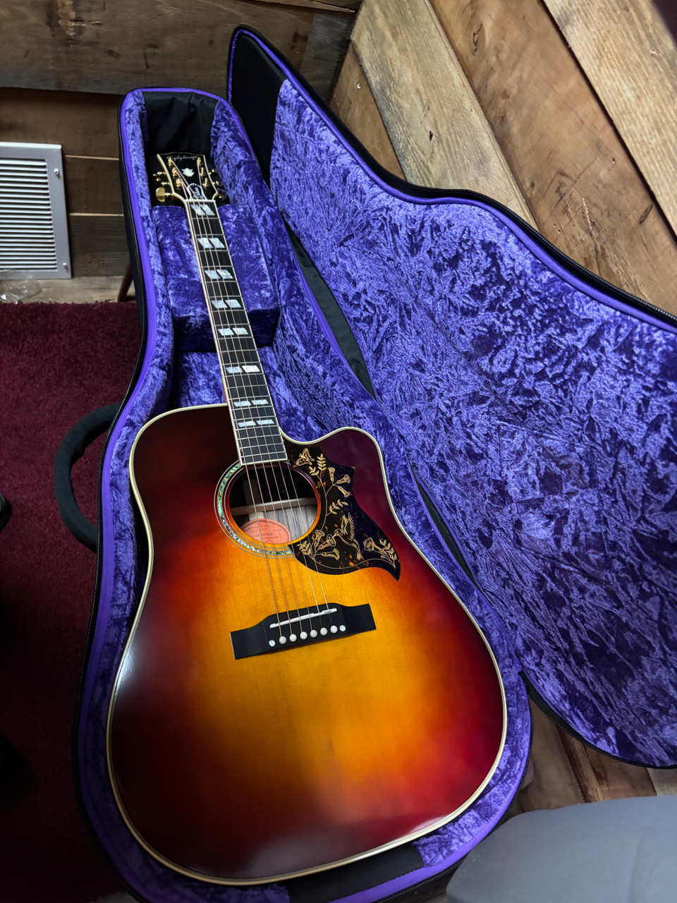 Epiphone Hummingbird Deluxe EC Reissue w/case