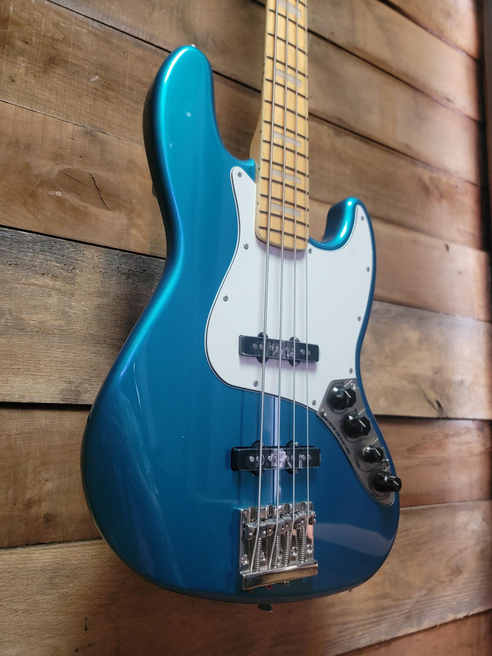 Squier Classic Vibe™ Active '70s Jazz Bass® - Ocean Turquoise