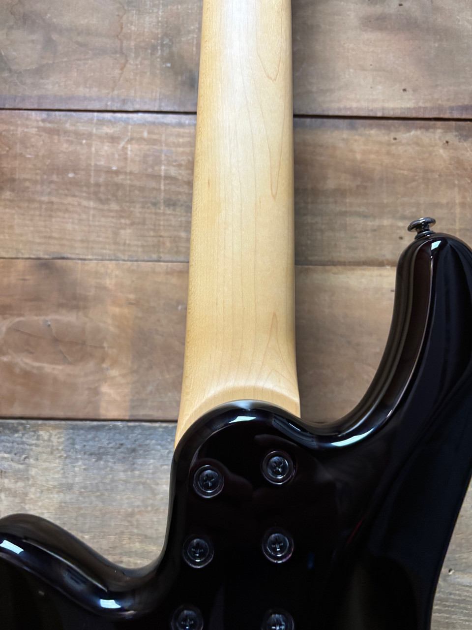 Schecter Stiletto Extreme 5 Bass Black Cherry
