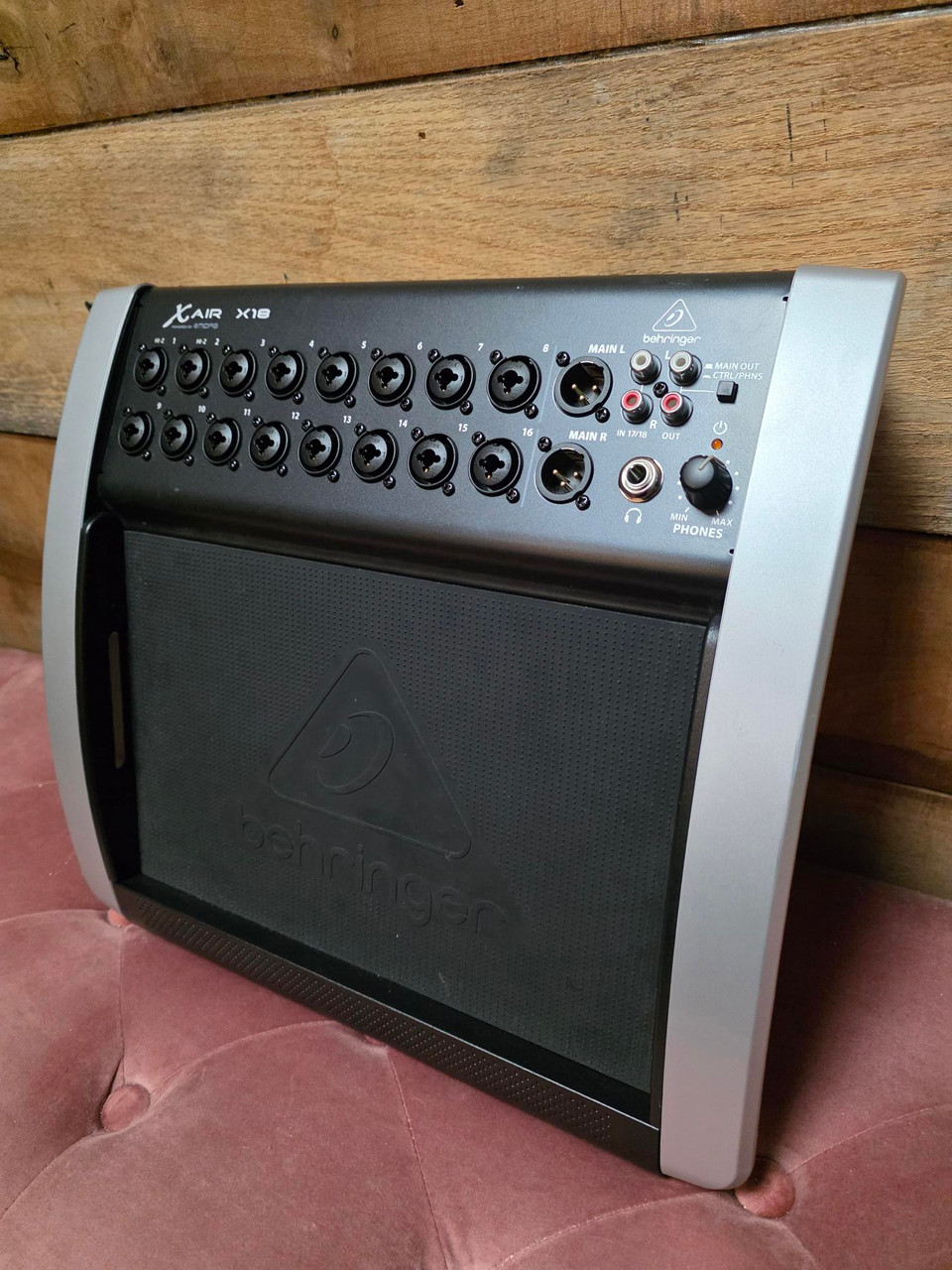 Behringer X Air X18 18-Channel Tablet-Controlled Digital Mixer