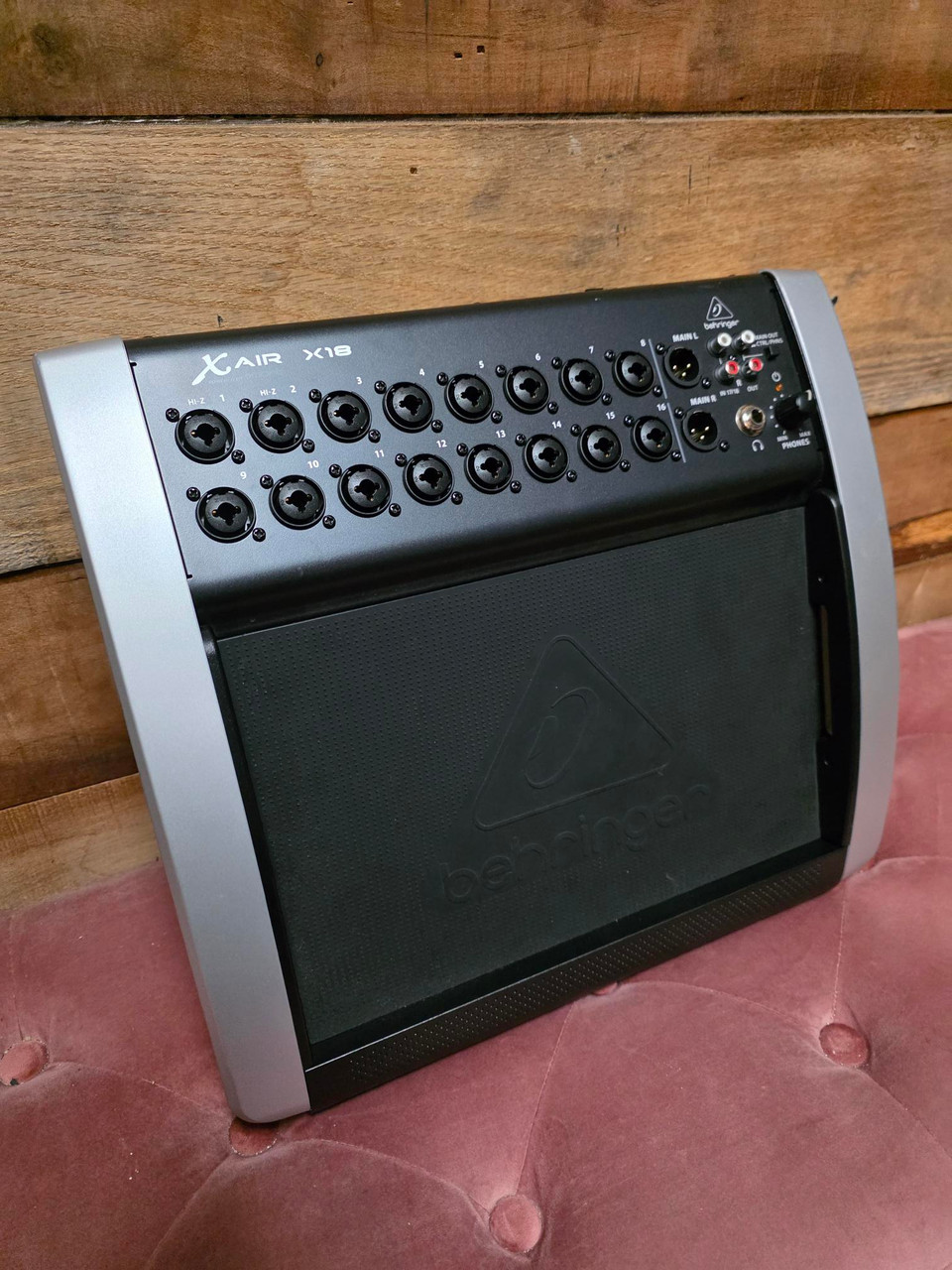 Behringer X Air X18 18-Channel Tablet-Controlled Digital Mixer