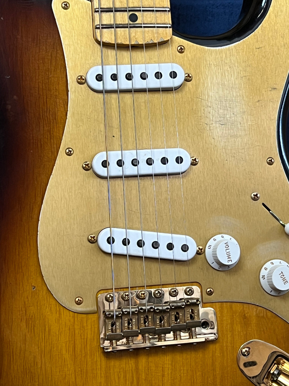 Fender Custom Shop Limited-edition '55 Bone Tone Stratocaster