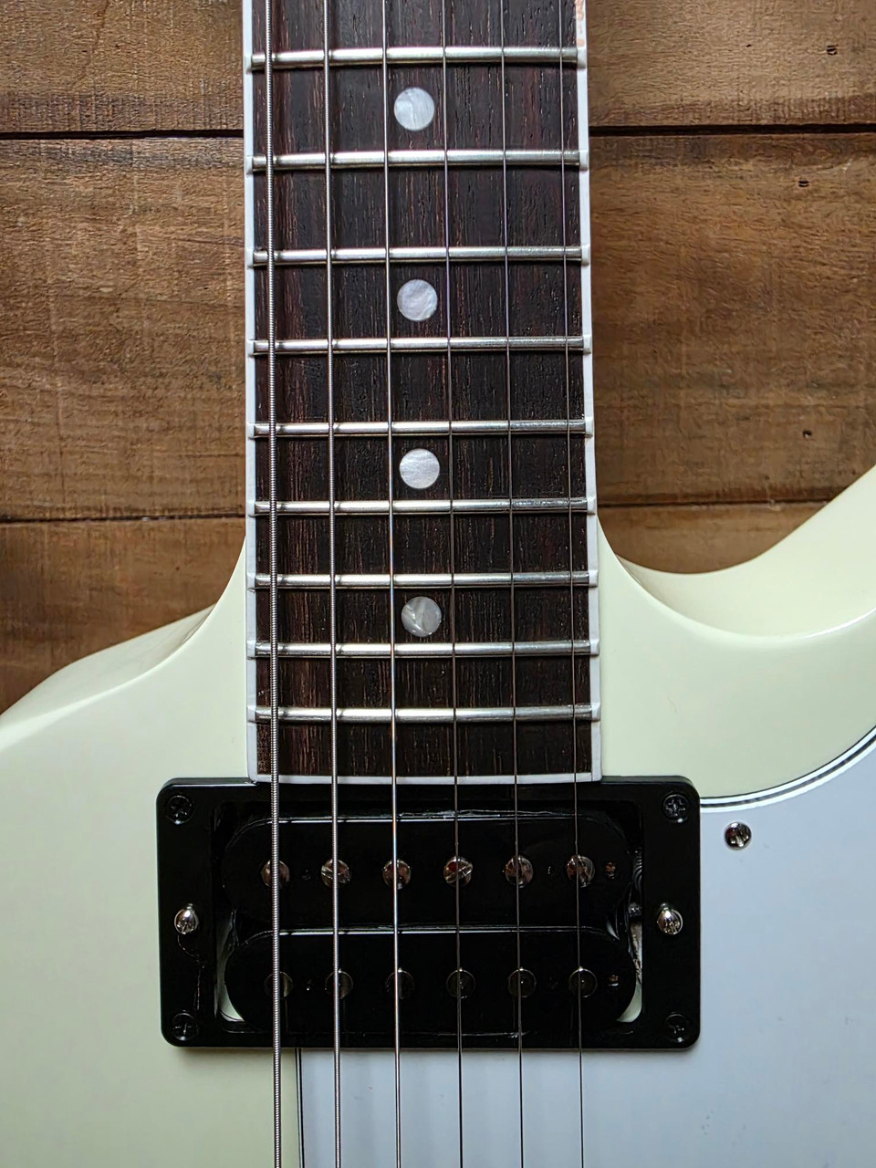 Gibson USA 70's Explorer - Classic White w/Case
