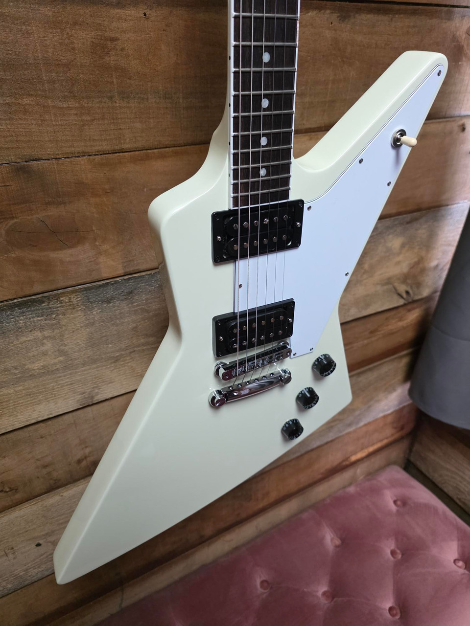 Gibson USA 70's Explorer - Classic White w/Case