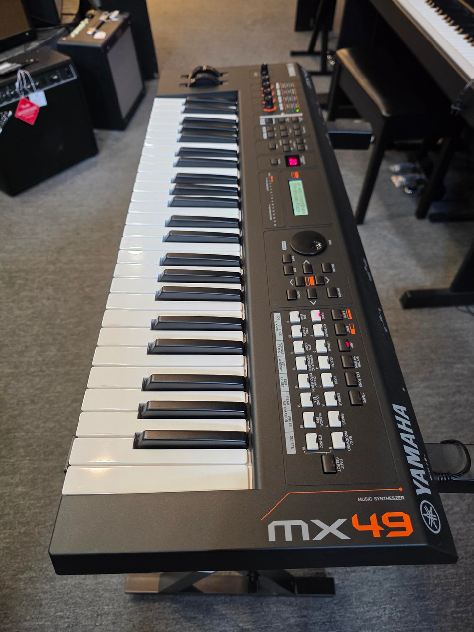 YAMAHA MX49 シンセサイザー MX49 Yamaha シンセサイザー *Open and Photo