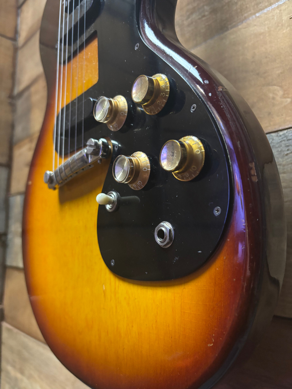 1960 Gibson Melody Maker Singlecut Tobacco Sunburst w/case