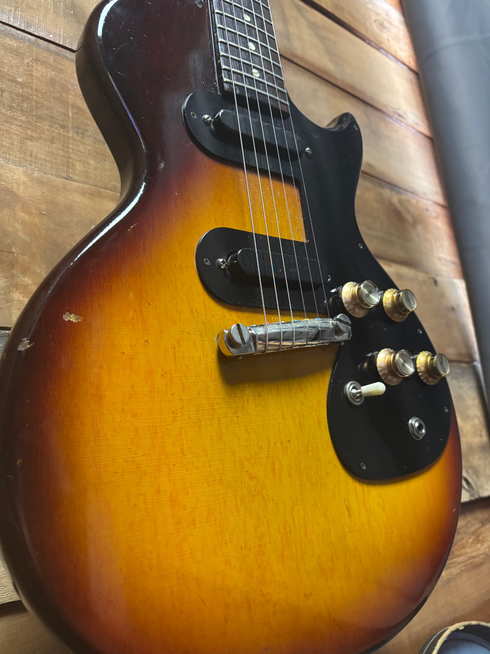 1960 Gibson Melody Maker Singlecut Tobacco Sunburst w/case