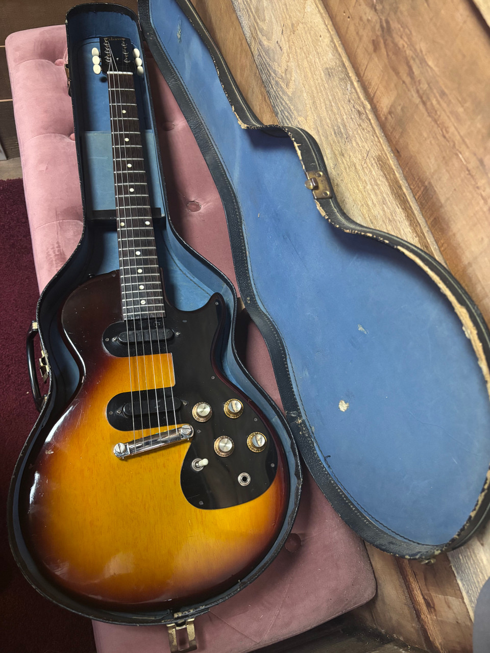 1960 Gibson Melody Maker Singlecut Tobacco Sunburst w/case