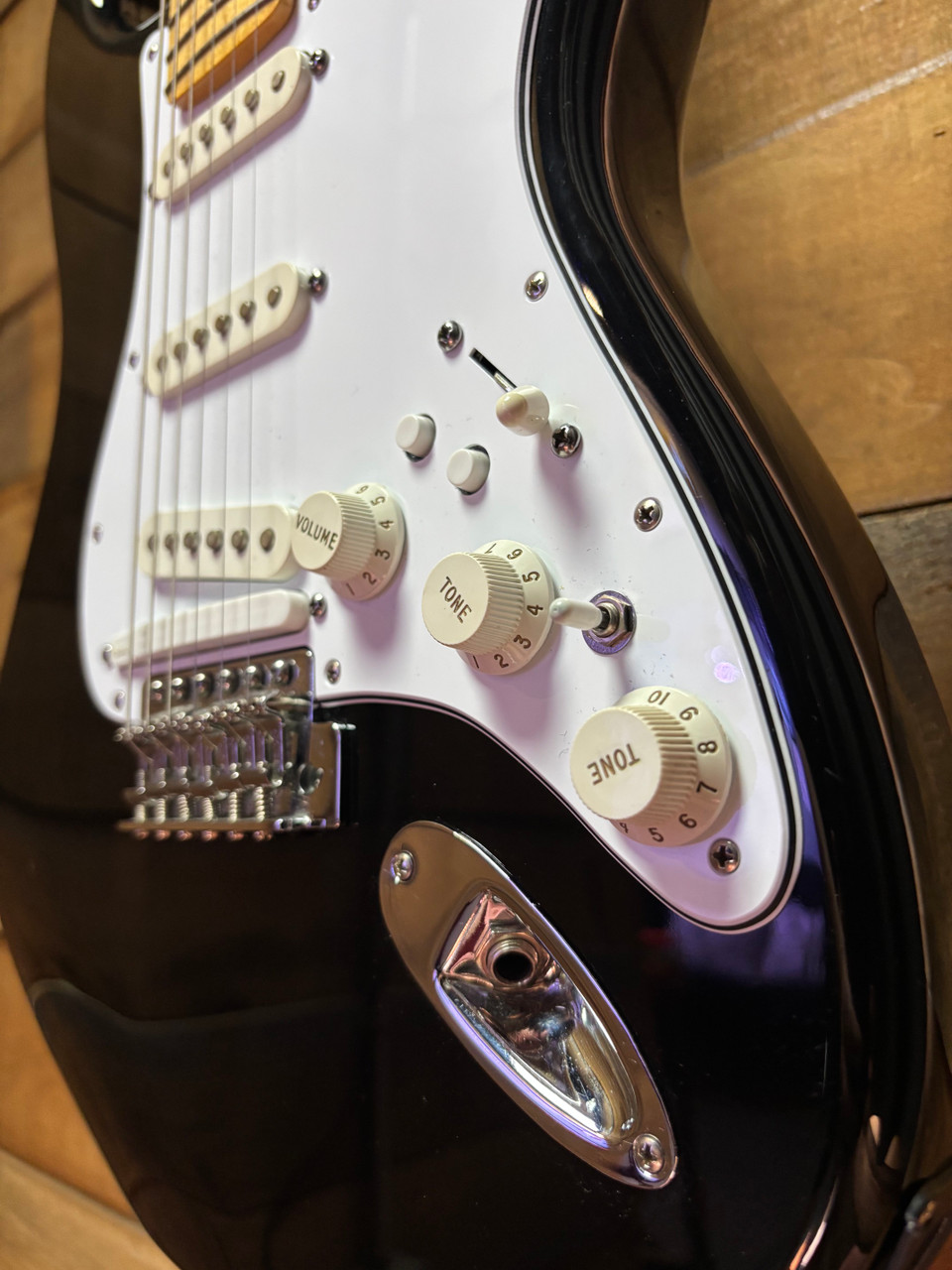 2012 Fender Roland GC-1 Strat Black w/GR55 & bag