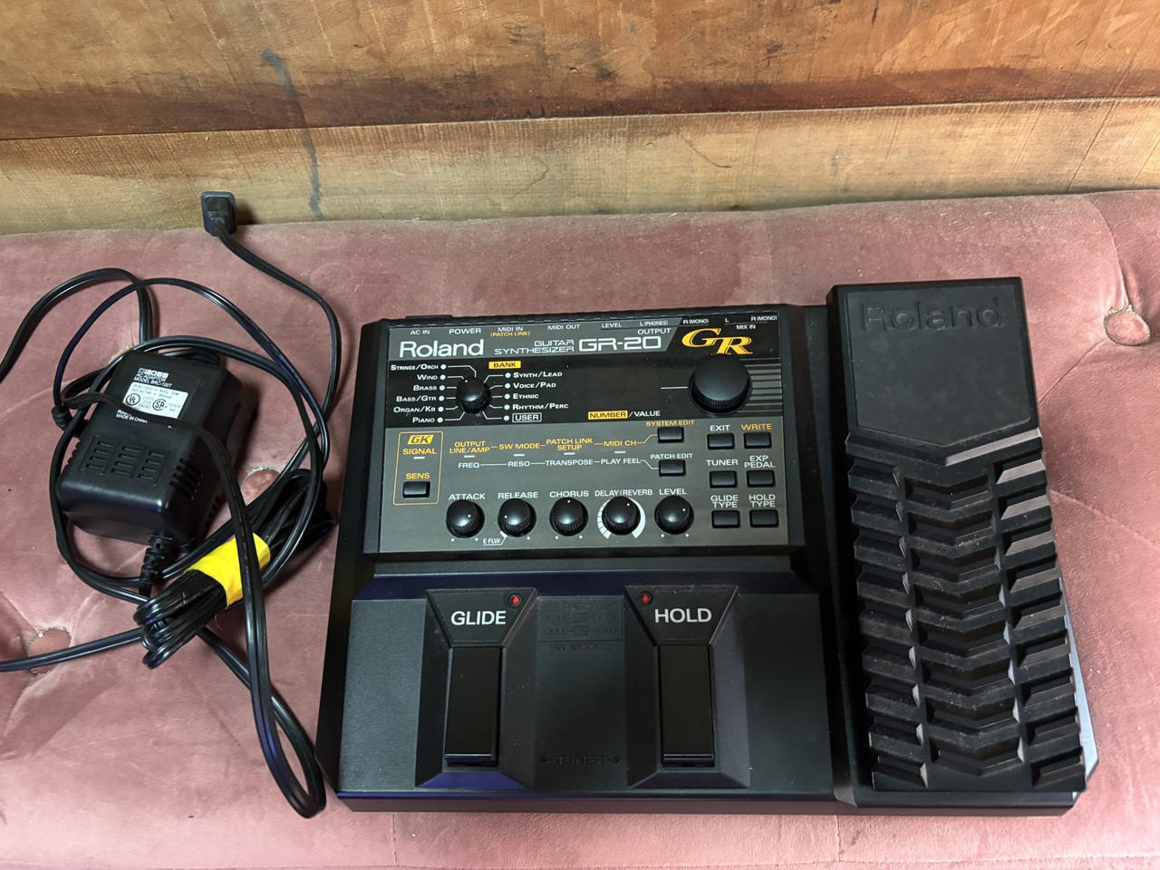Pre-owned Roland GR-20 w/GK-3 Devided Pickup