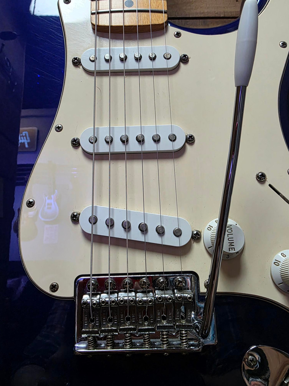 2001 Fender Standard Stratocaster SSS MN - Midnight Blue