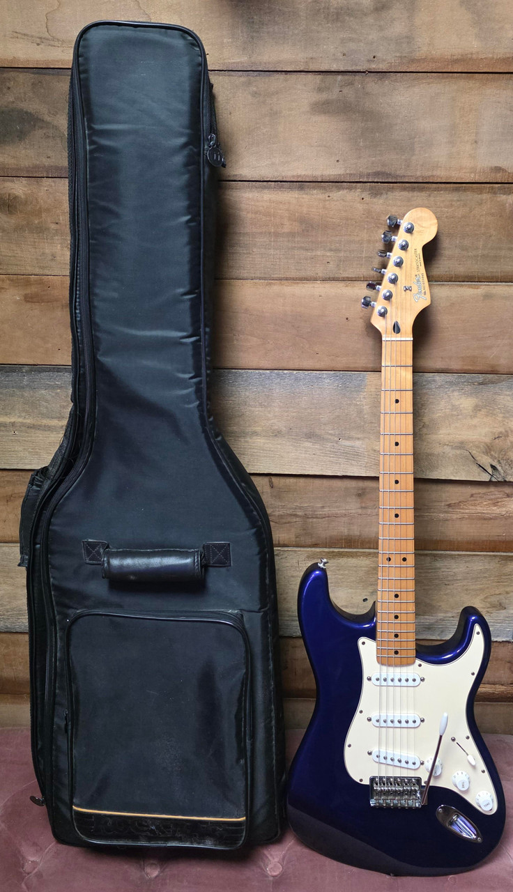 2001 Fender Standard Stratocaster SSS MN - Midnight Blue