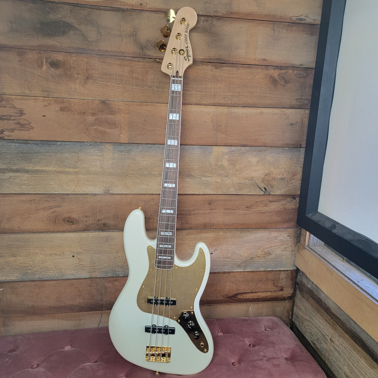 Squier 40th Anniversary Jazz Bass - Gold Edition