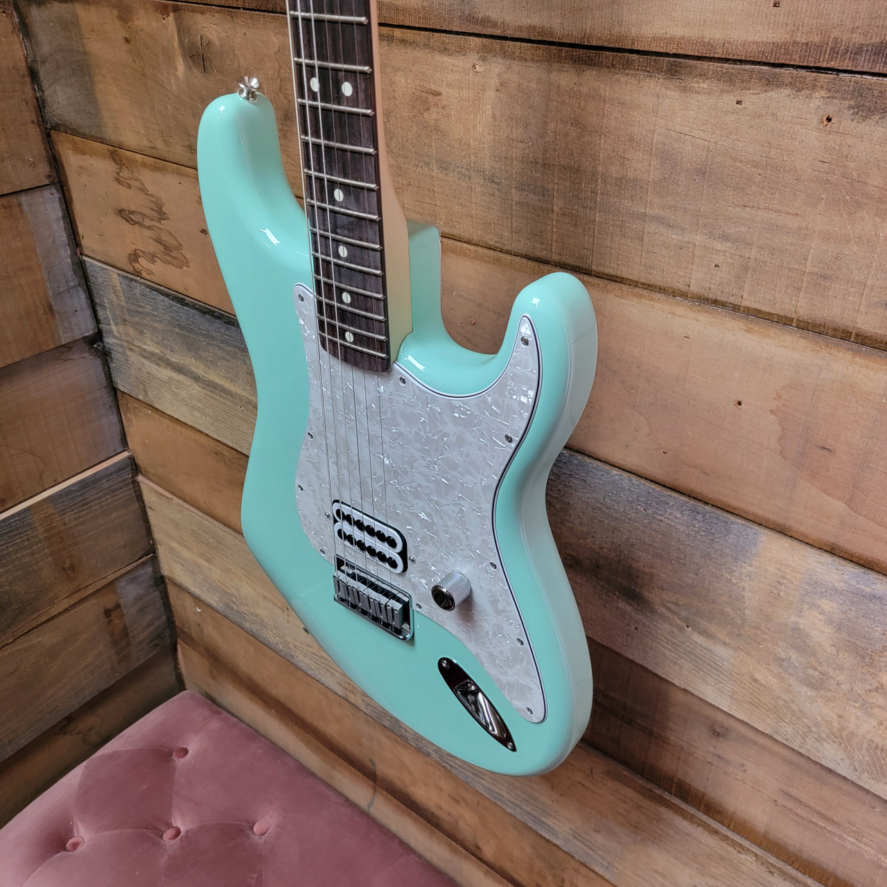 Fender Tom DeLonge SIgnature Stratocaster - Surf Green w/ Gig Bag