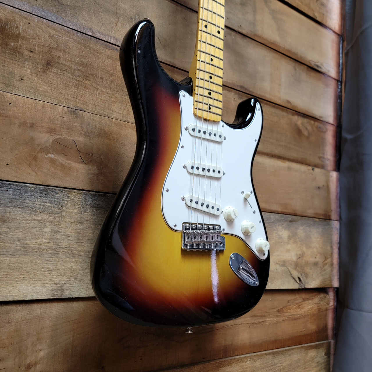Fender Vintage Custom Shop 1962 Stratocaster - 3-Color Sunburst w 