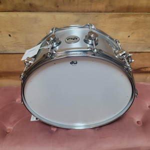 DW Collector's Series Metal Snare - 6.5 x 14 inch - Brushed Aluminum DW Collector's Series Metal Snare - 6.5 x 14 inch - Brushed Aluminum