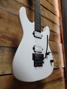 *DEMO* Charvel Pro-Mod Plus San Dimas Style 1 HH FR E Electric Guitar - Snow White w/ Gig Bag *DEMO* Charvel Pro-Mod Plus San Dimas Style 1 HH FR E Electric Guitar - Snow White w/ Gig Bag