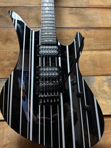 Schecter Synyster Gates Standard Electric (Pre-Owned) - Black Silver Stripes w/ Hard Case Schecter Synyster Gates Standard Electric (Pre-Owned) - Black Silver Stripes w/ Hard Case