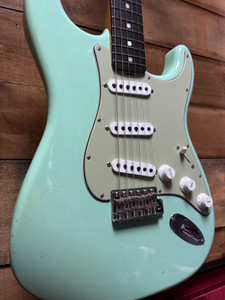 Fender Custom Shop 1965 Compound Radius Strat - Journeyman Relic Aged Surf Green w/case Fender Custom Shop 1965 Compound Radius Strat - Journeyman Relic Aged Surf Green w/case
