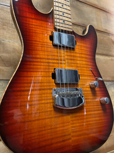 Ernie Ball Musicman Sabre HT HH Honey Bear w/case Ernie Ball Musicman Sabre HT HH Honey Bear w/case