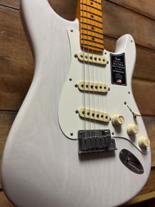 Fender American Ultra Luxe Vintage 50's Strat MB White Blonde w/case Fender American Ultra Luxe Vintage 50's Strat MB White Blonde w/case