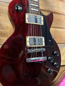 2009 Gibson Les Paul Studio Wine Red w/case 2009 Gibson Les Paul Studio Wine Red w/case