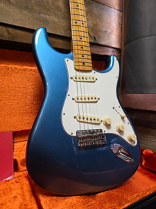 2023 Fender American Vintage II 1973 Strat  Lake Placid Blue w/case