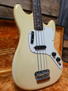 Mid 70's Fender USA MusicMaster Bass (Pre-Owned) - Olympic White w/ Case