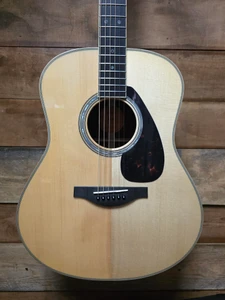 Yamaha LL16HB Dreadnought Body Acoustic/Electric