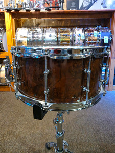 Ludwig Universal 6.5x14 Snare Drum - Walnut