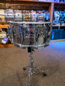 Ludwig Supraphonic Hammered LM402KT 6.5 x 14-inch Snare Drum - Chrome