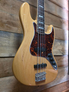 2006 American Vintage Reissue '75 J-Bass Natural w/case