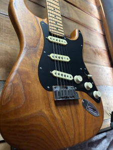 Fender FSR LTD American Ultra II Strat Roasted Ash w/case