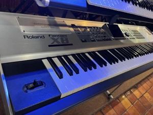 Pre-owned Roland Fantom X8 Digital Synth