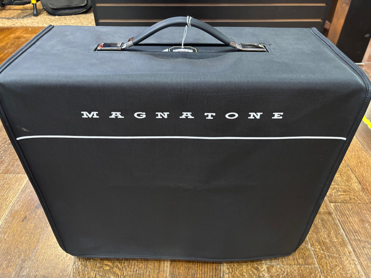 Pre-owned Magnatone Super 15 M-112 cab w/cover