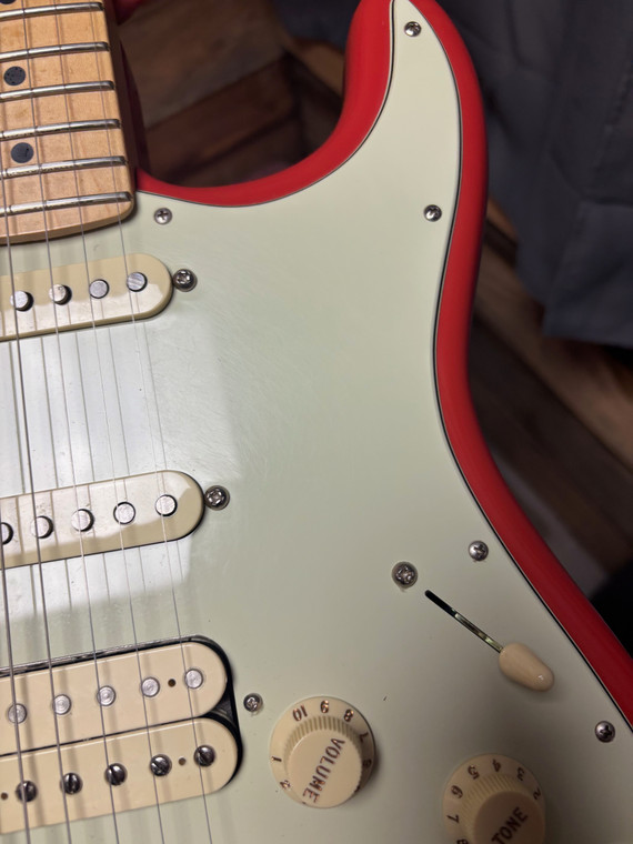 2018 Fender American Special HSS Strat Fiesta Red w/bag