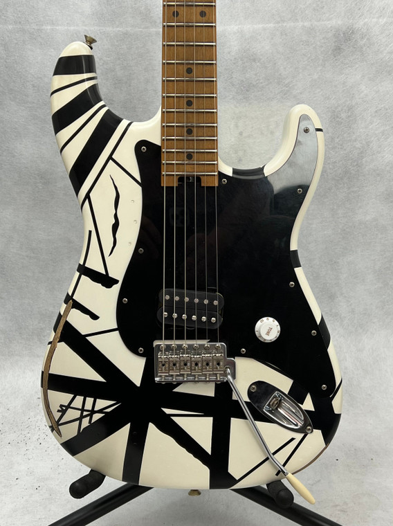 EVH Striped Series '78 Eruption Electric Guitar - Black/White