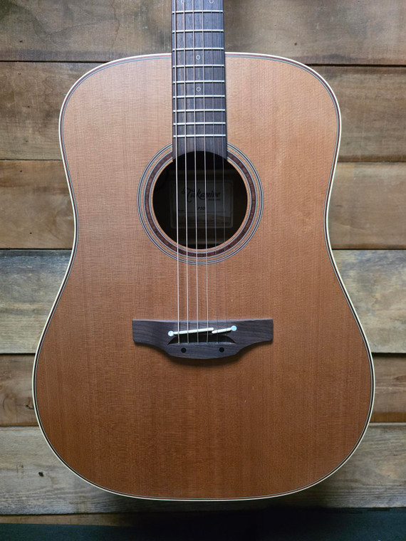 Takamine P3D Dreadnought Acoustic/Electric - Natural w/ Deluxe Case