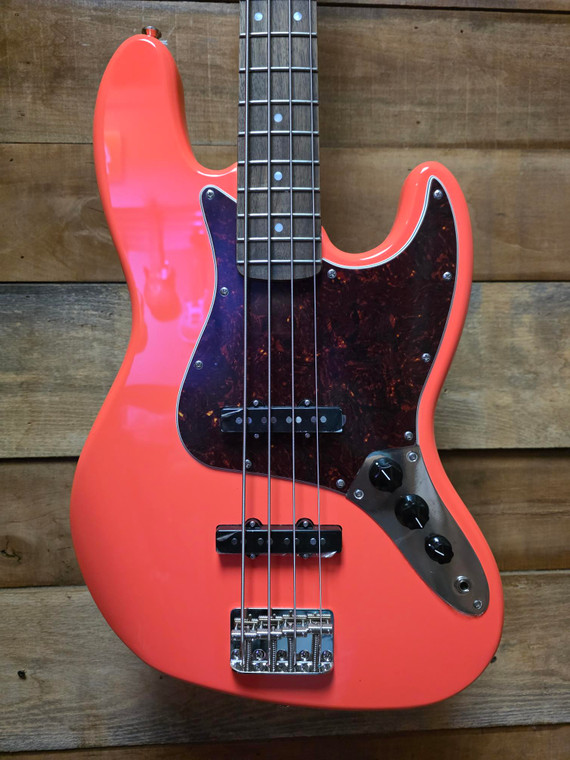 Squier Classic Vibe 60's Jazz Bass - Tahitian Coral